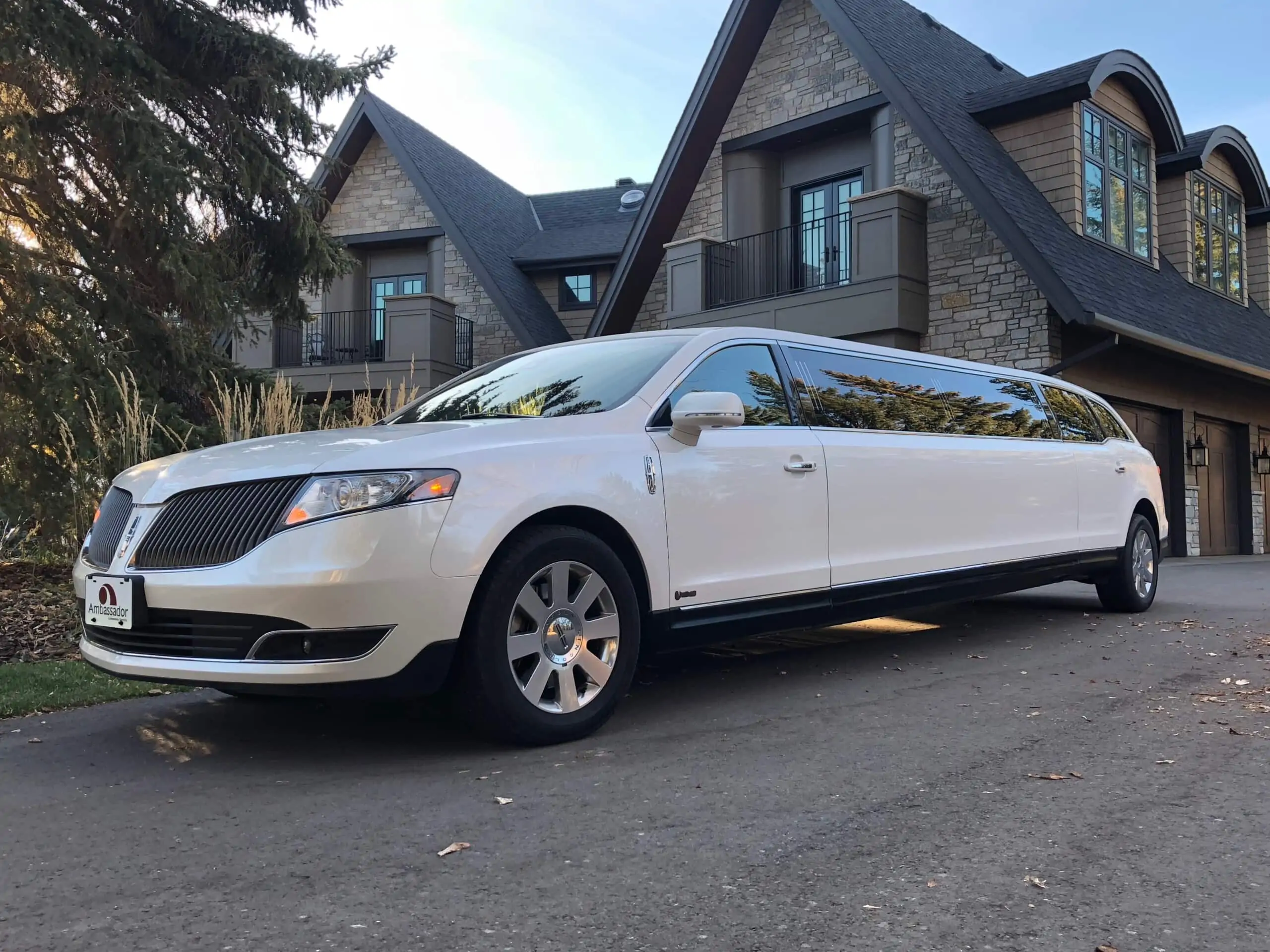 Why You Should Hire A Corporate Limo Service