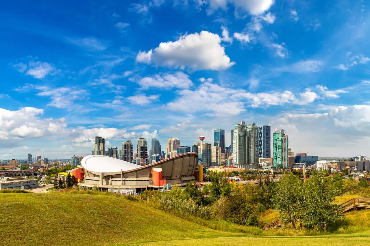 A Guide to Luxury Game Day Travel in Calgary with Ambassador Limousines 